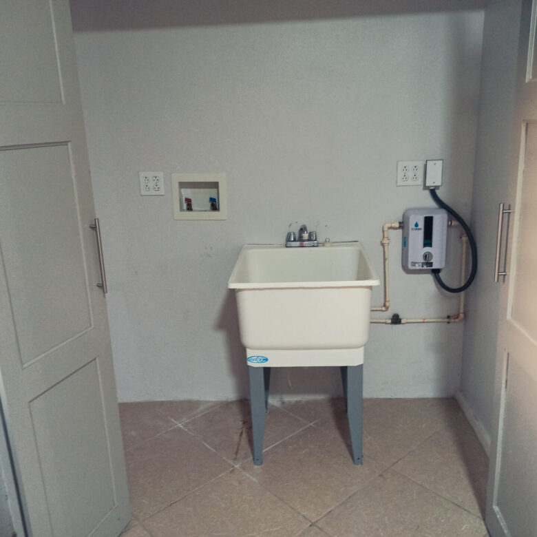 2 Bedroom 1 Bath in Shadwell Estate – Unfurnished