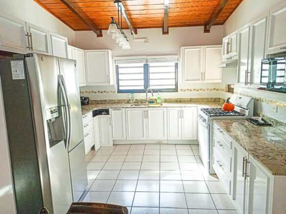 3 Bedroom Apartment In Bird Rock, St. Kitts