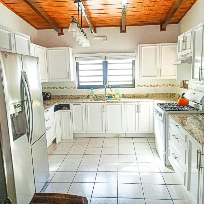 3 Bedroom Apartment In Bird Rock, St. Kitts