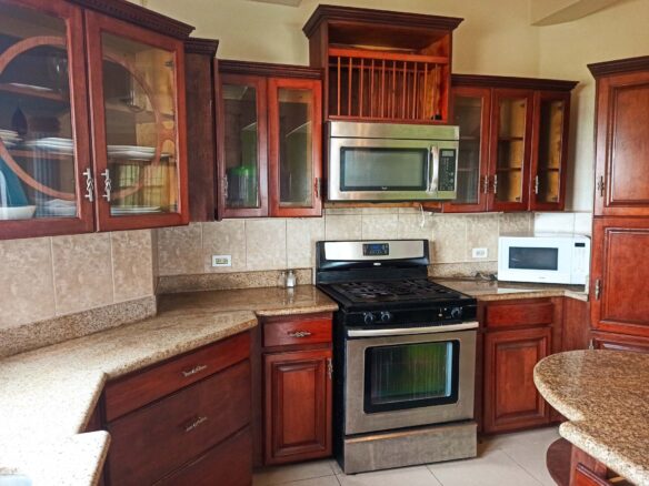 4-Bedroom Ocean View Residence in Half Moon Bay, St. Kitts – Pet-friendly, Fully Furnished with Stunning Views