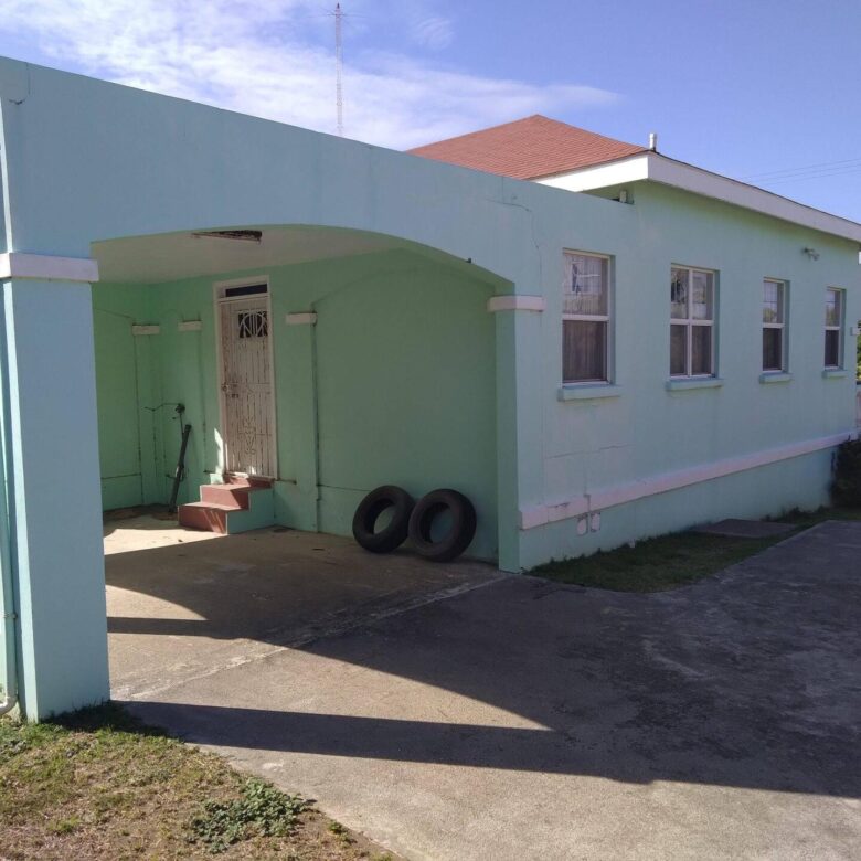 3 bed 2 1/2 bath Single Family House for sale